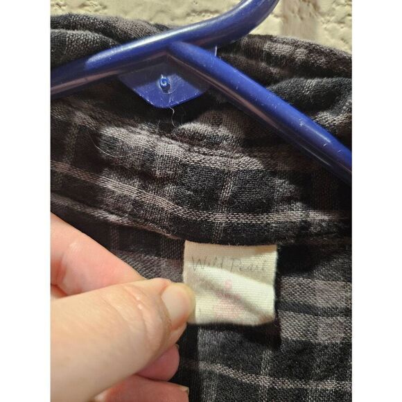 Wild Pearl S button up top - Picture 10 of 10